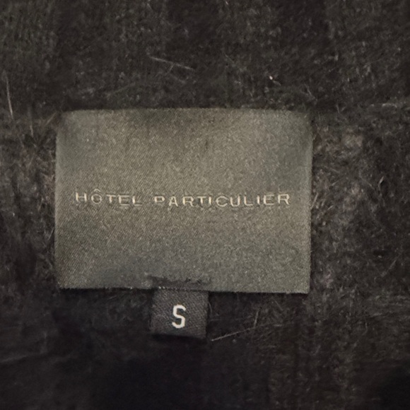 Classic Black Women's Crew Neck Sweater - Picture 2 of 2